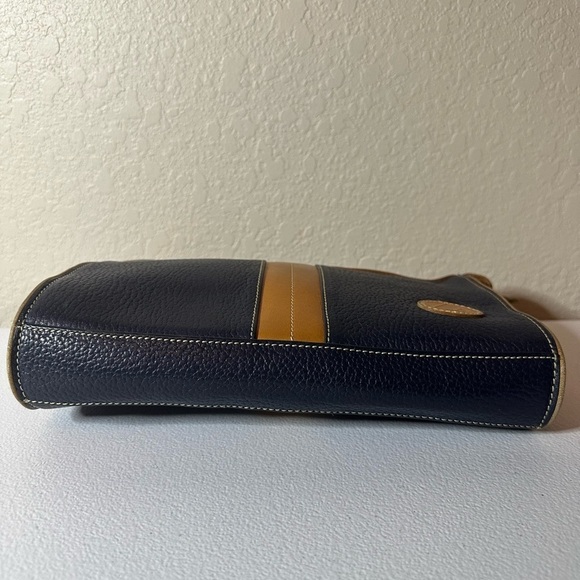 Liz Claiborne pebbled leather navy and brown vintage purse - Picture 5 of 6